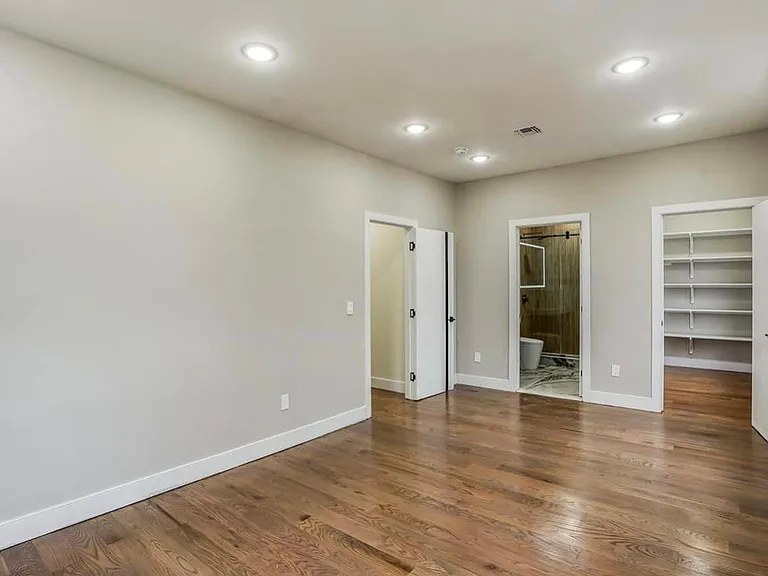 210 22nd St #2 — Photo 14