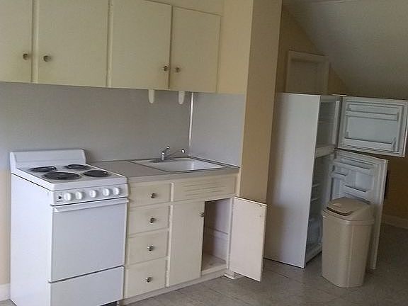 4th image of 1707 Olive St #C