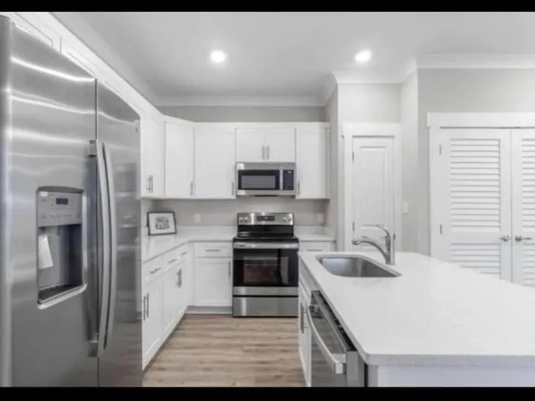 Date Palm Ln — Photo 4