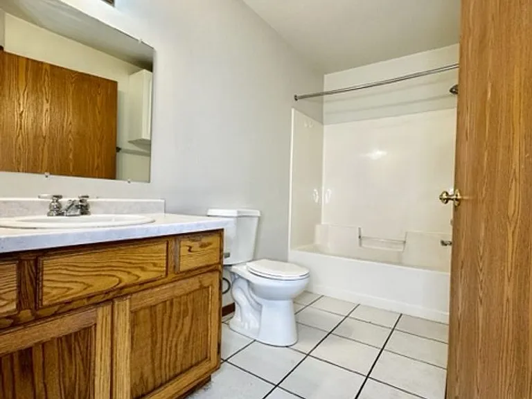225 Fort Howard Ave — Photo 10