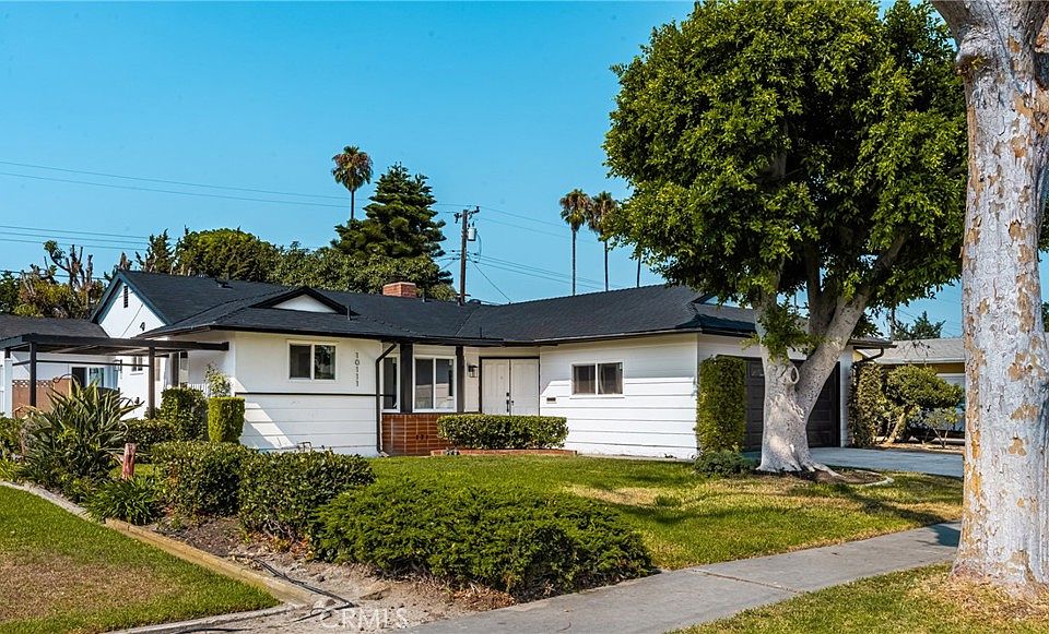 1st image of 10111 Dewey Dr