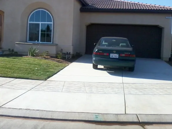 2462 E Turnberry Ave, Fresno, CA 93730