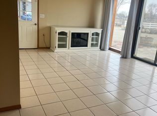 881 Bishop Rd #A, Sunnyside, WA 98944