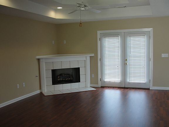3rd image of 4751 Cambridge Dr