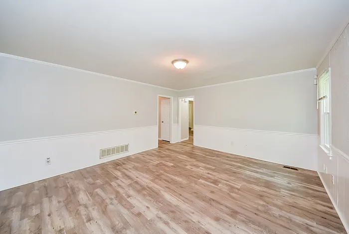 4 bed, 2.0 bath, 1500 sqft, $1,900 — Photo 2