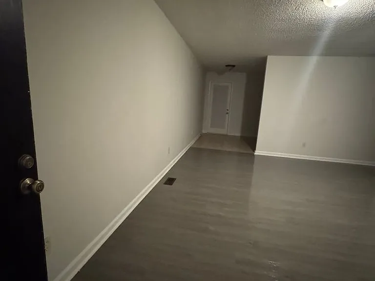 111 Fairhaven Ct — Photo 18