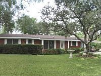 1st image of 2414 N Parkwood Dr
