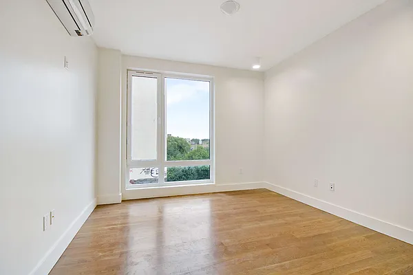 Rented by EXR | media 94