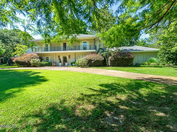 2336 Twin Lakes Cir, Jackson, MS 39211