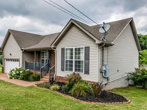 6140 Steve Scarlett Pl, La Vergne, TN 37086
