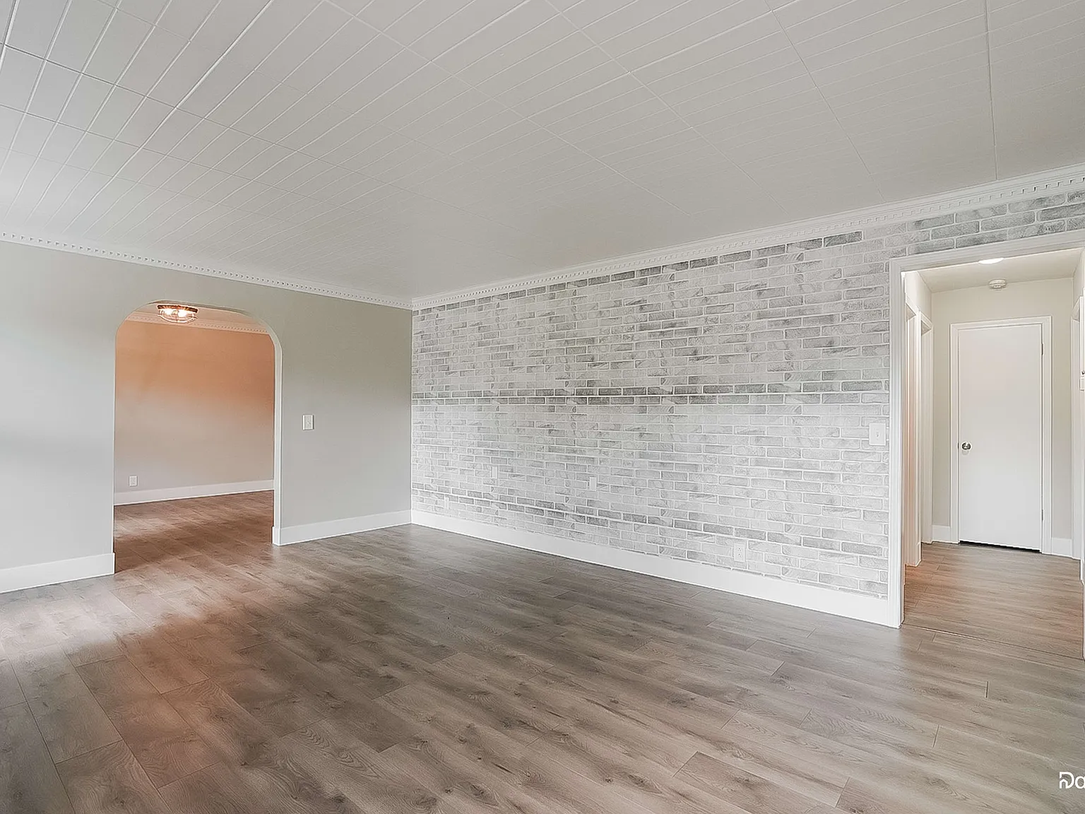 3 bed, 2.0 bath, 1305 sqft, $1,950 — Photo 4