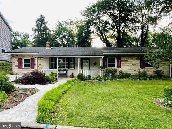 92 Pleasantview Ter, New Cumberlnd, PA 17070