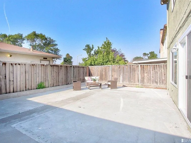 31221 Lily St — Photo 28