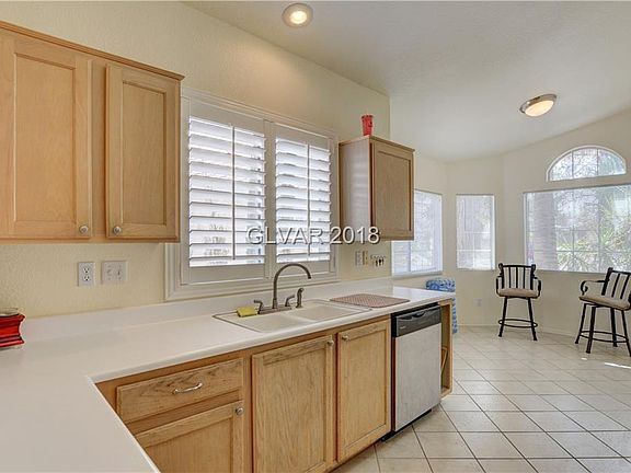 5th image of 876 Prairie Grass Dr