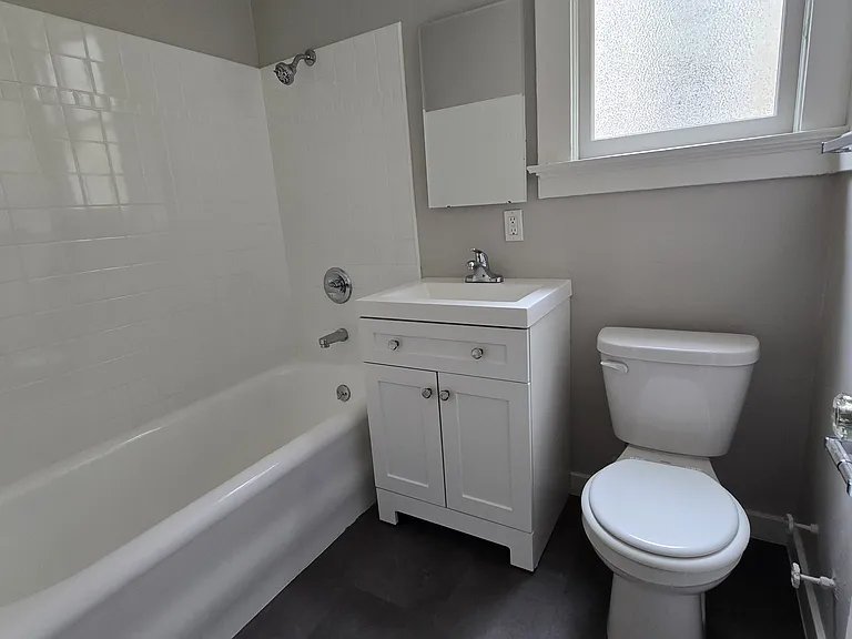 279 20th Ave #5 — Photo 6