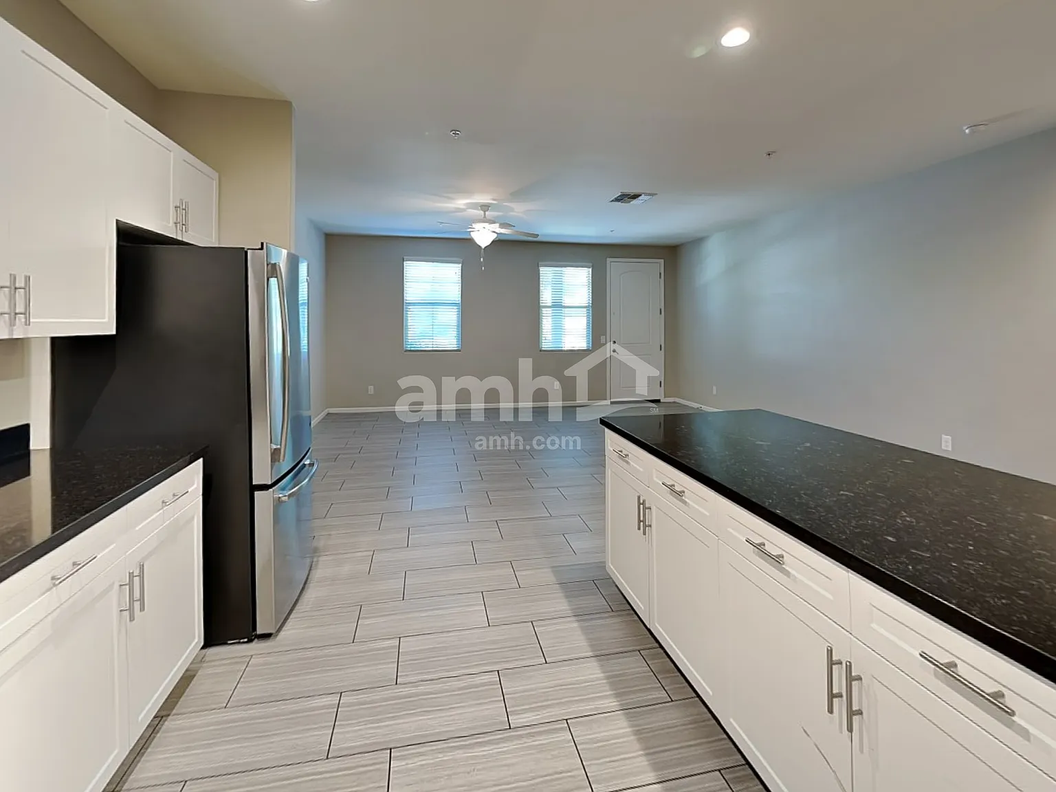 3 bed, 2.5 bath, 1749 sqft, $1,930 — Photo 4