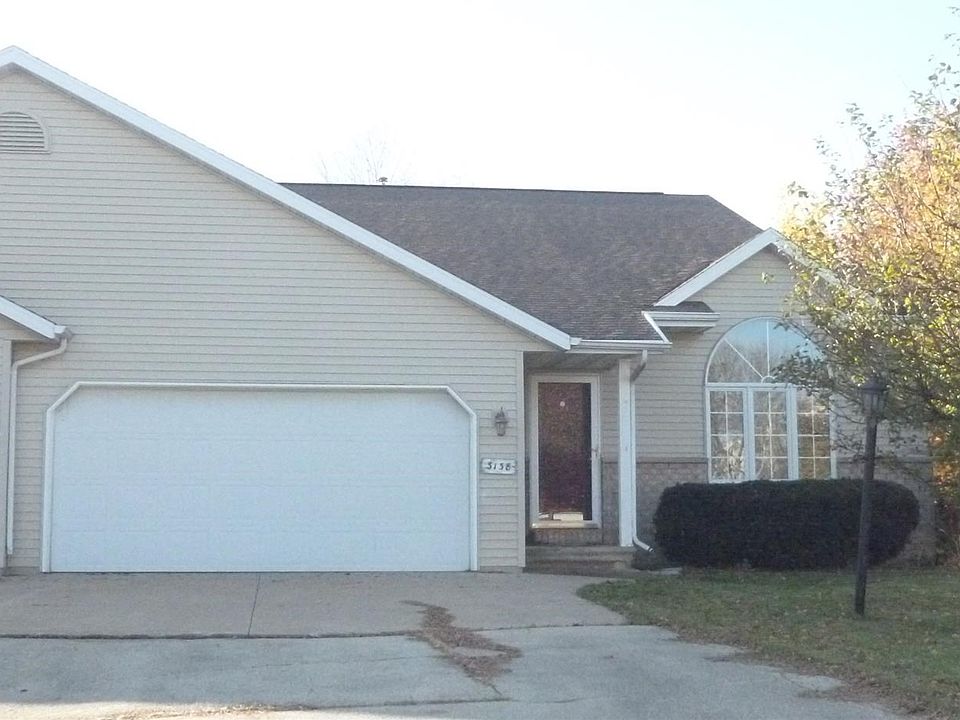 This no fee condo feels like home!