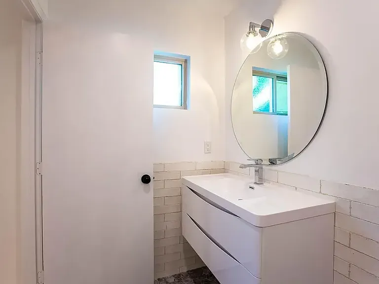 652 Vernon Ave #2 — Photo 37