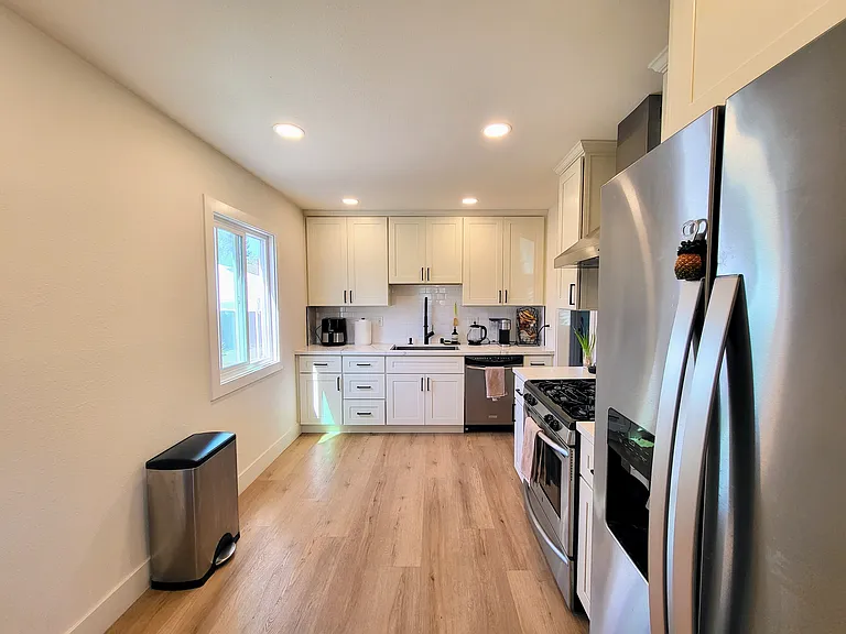 28416 Cole Pl — Photo 5