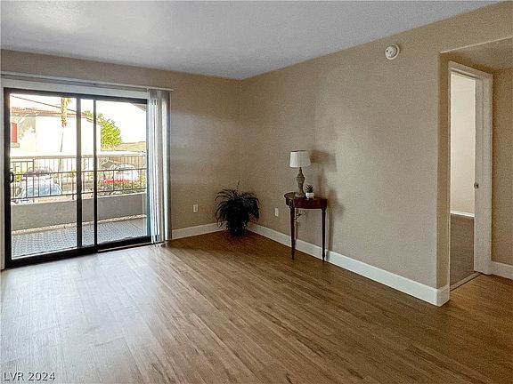 4th image of 950 Seven Hills Dr APT 911