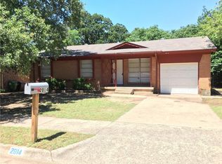 2014 Mercedes Rd, Denton, TX 76205