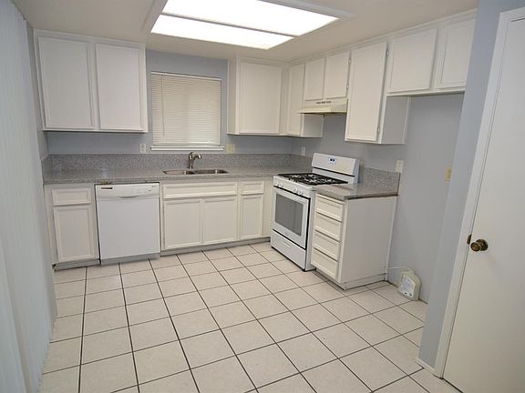 3rd image of 3017 Kounias Dr