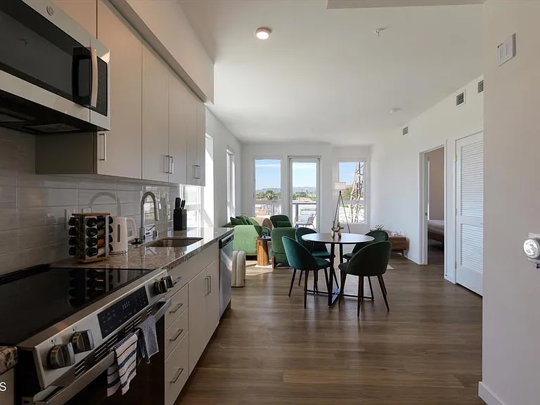 18900 Parthenia St #319 — Photo 15