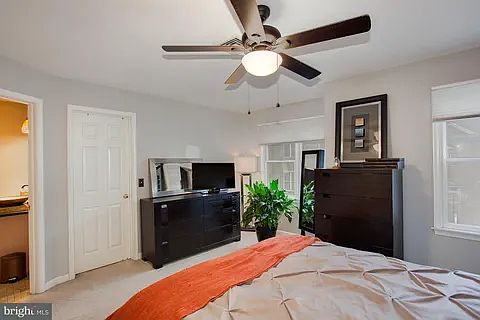 5th image of 810 Berne Ct #810