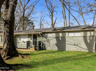 620 Heather Ln, Jackson, MS 39206
