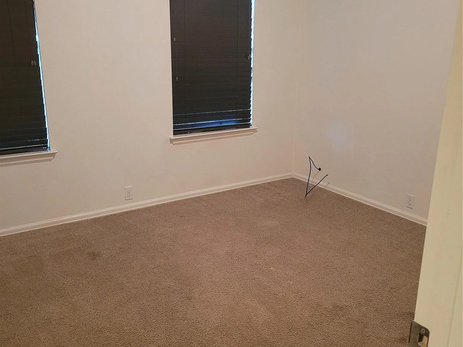 3 bed, 2.0 bath, 1804 sqft, $2,095 — Photo 4