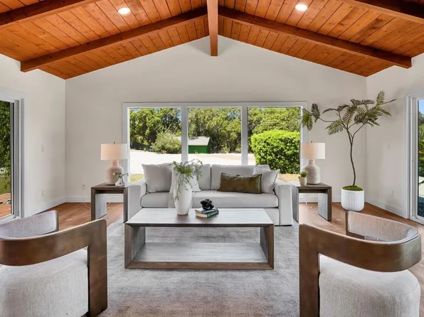 3131 Summit Dr, Escondido, CA 92025