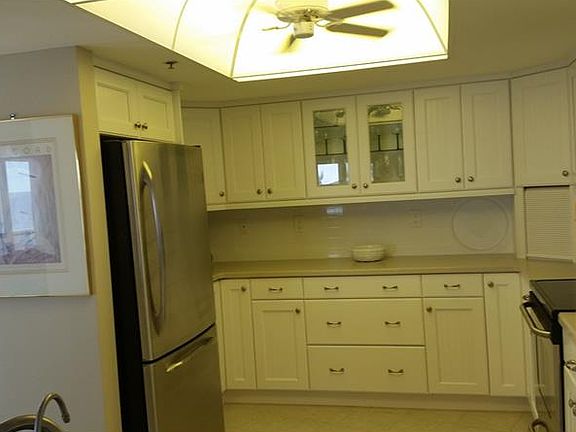 3rd image of 1480 Gulf Blvd Unit 307