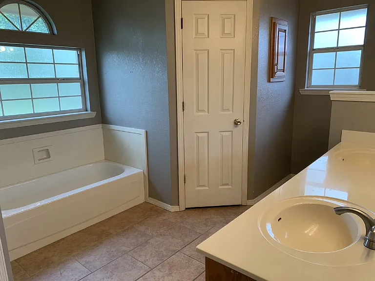 1302 N Flamingo Rd — Photo 12