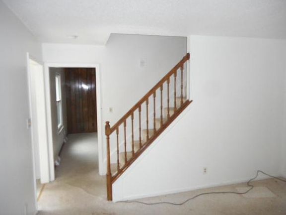 3rd image of 6123 E 127th St