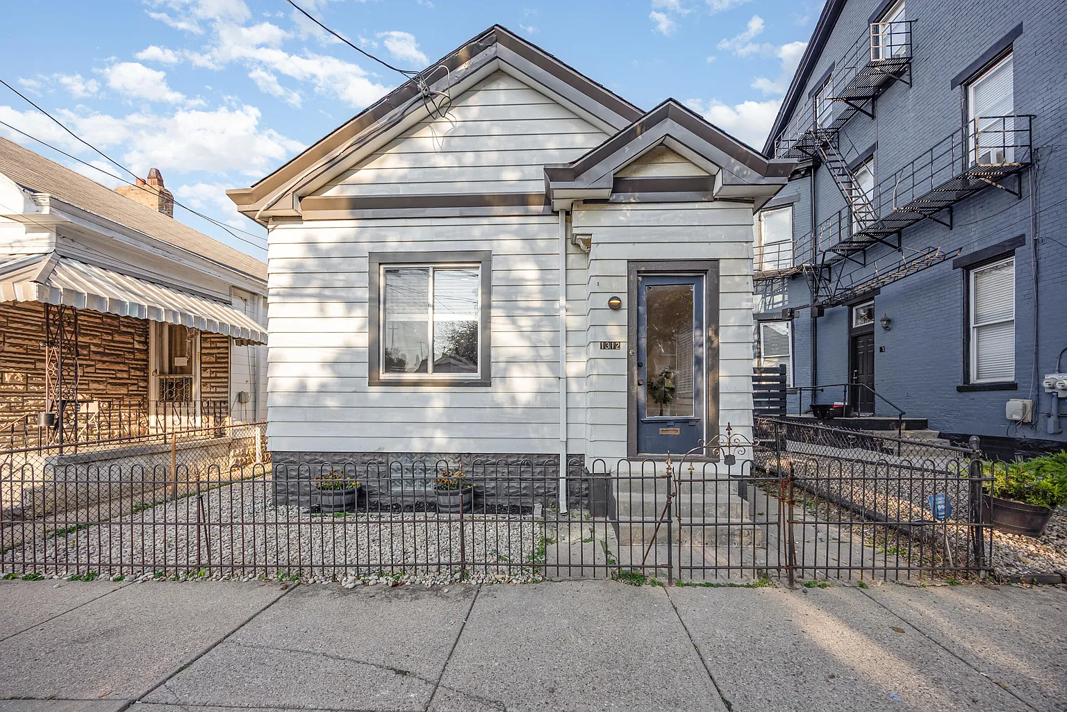 1312 Russell St photo 1