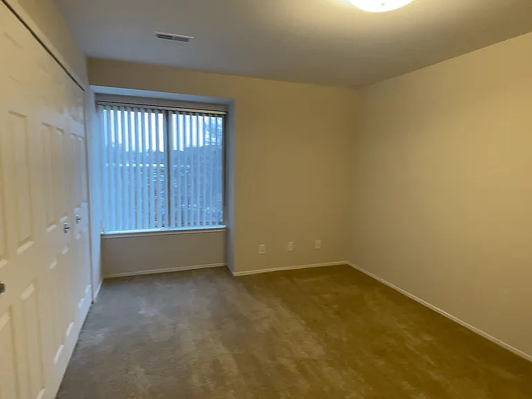 Prentiss Pointe Apartments — Photo 215