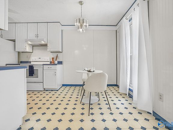 4th image of 915 Danmann Cir SE