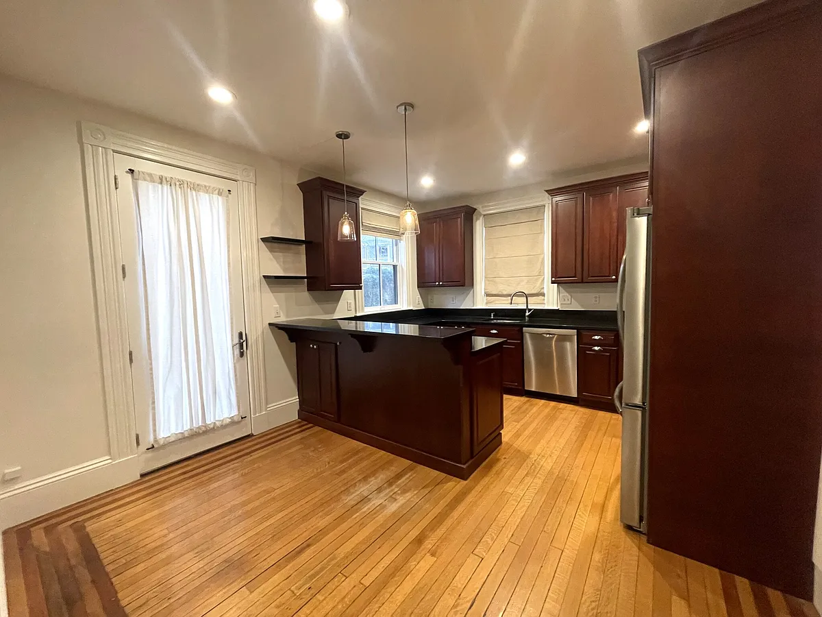 Kitchen - 158 Cypress St