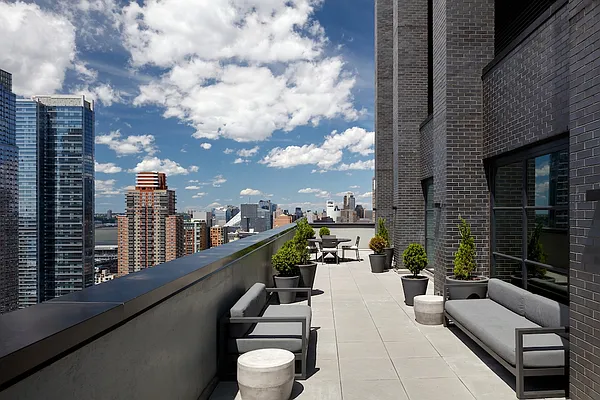 Rented by Greystar | media 24