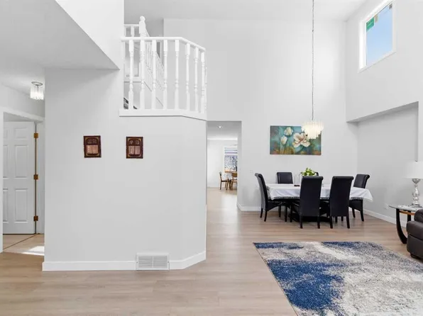 39 E Arbour Ridge Mews NW, Calgary, AB T3G 3Z3