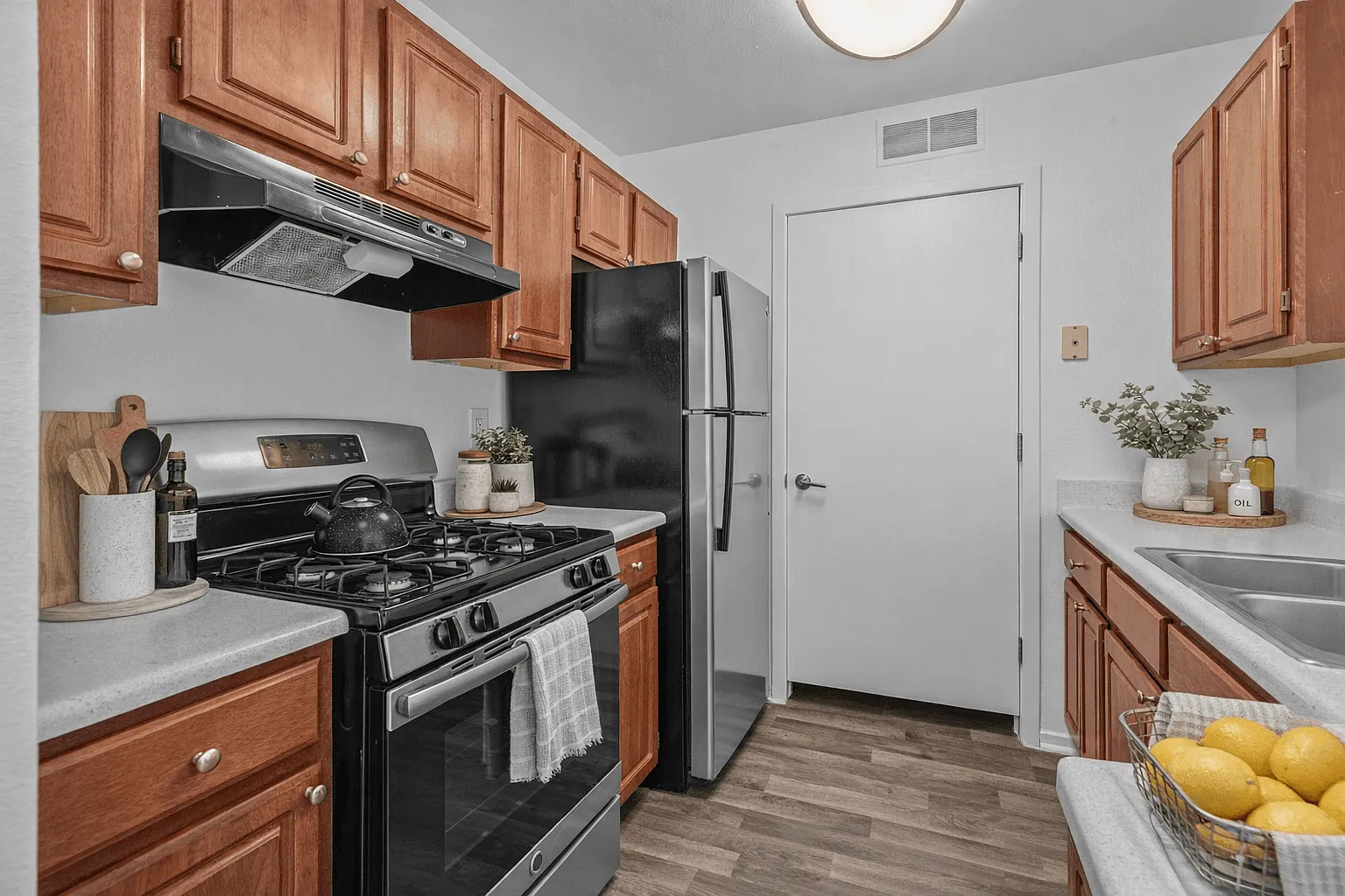 Canton Club Apartments - Canton, MI — Photo 1