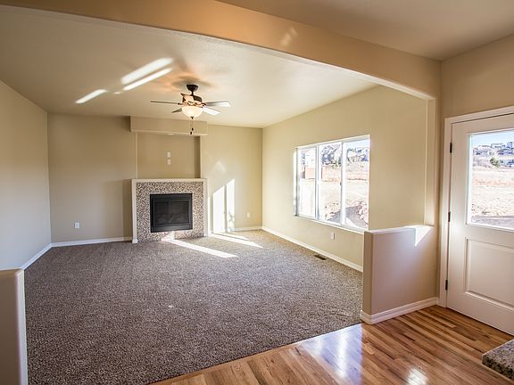 3rd image of 4750 Farmingdale Dr