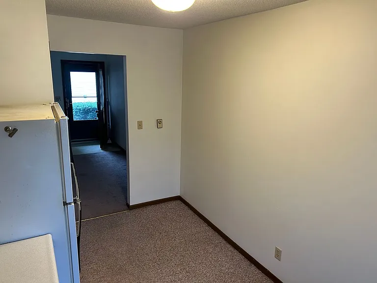 321-2 E Mechanic St — Photo 10