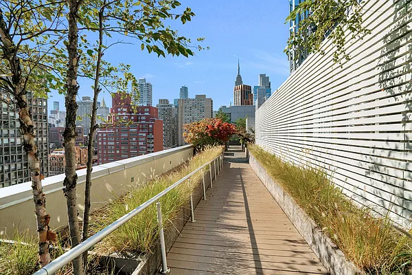 Rented by Nomad Property Group, LLC | media 10