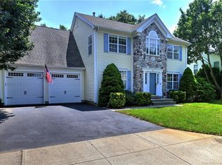 97 Chestnut Ln, Milford, CT 06461