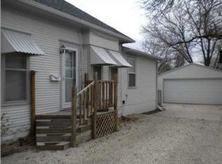 209 SW 5th St, Newton, KS 67114