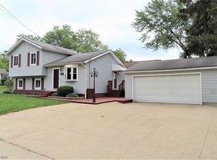 1067 Eastland Ave, Akron, OH 44305