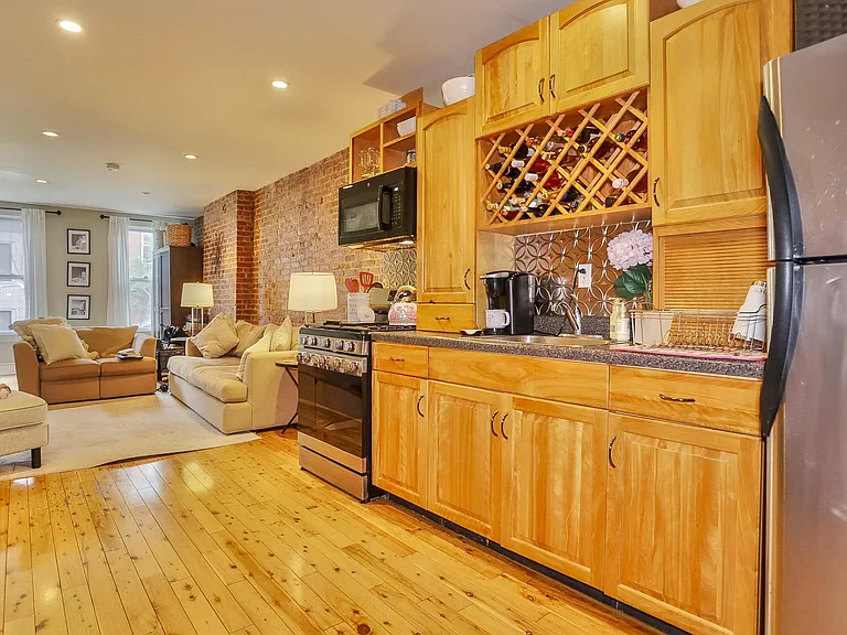 341 Park Ave #2 — Photo 3