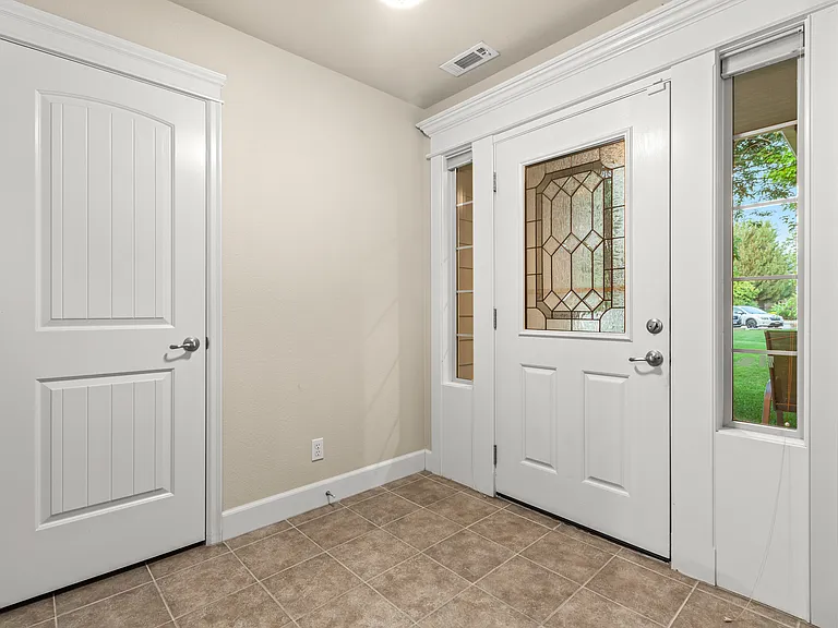 2581 S Gatewood Ln — Photo 4