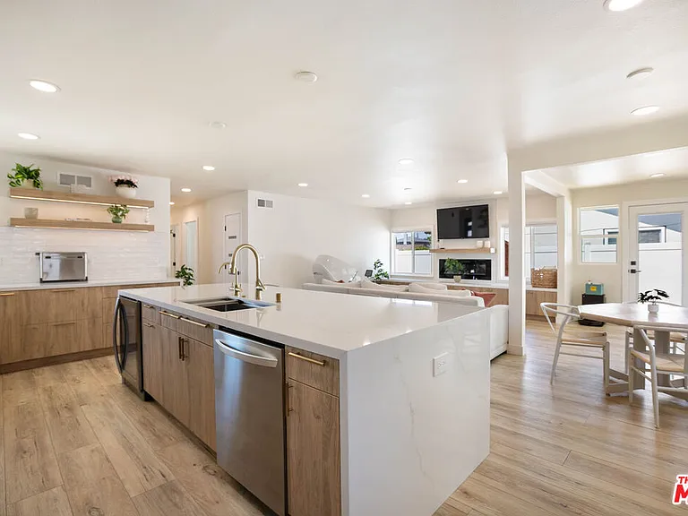 12831 Red Hill Ave — Photo 14